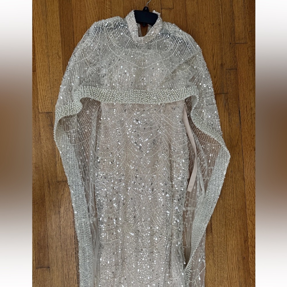 Women’s Beaded Gown Indian Dress With Detachable Cape New Size 6 - Picture 5 of 14